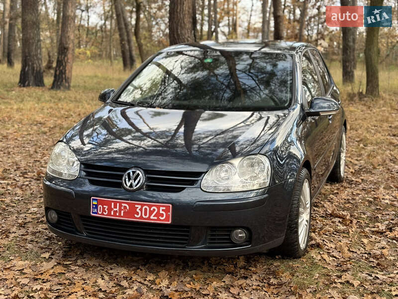 Хэтчбек Volkswagen Golf 2007 в Сумах