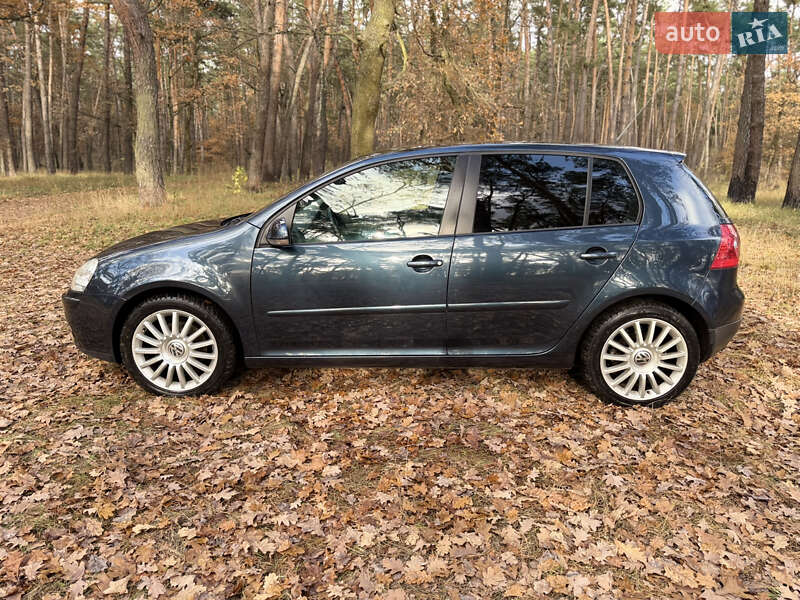 Хэтчбек Volkswagen Golf 2007 в Сумах