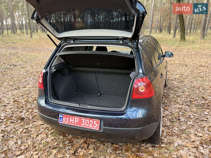 Хэтчбек Volkswagen Golf 2007 в Сумах