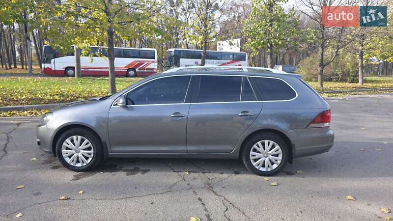 Универсал Volkswagen Golf 2011 в Умани
