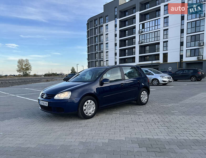 Хэтчбек Volkswagen Golf 2005 в Черкассах