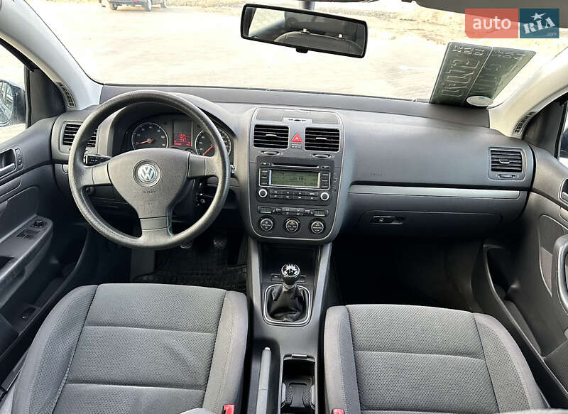 Хэтчбек Volkswagen Golf 2005 в Черкассах