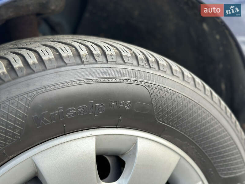 Хэтчбек Volkswagen Golf 2005 в Черкассах