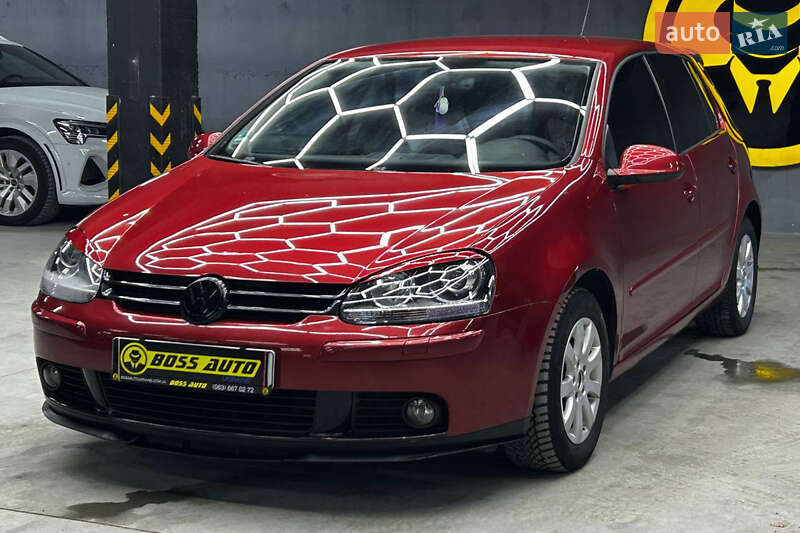 Хетчбек Volkswagen Golf 2005 в Чернівцях