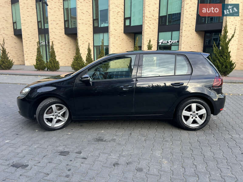 Хэтчбек Volkswagen Golf 2009 в Хмельницком