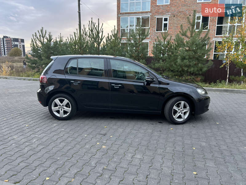 Хэтчбек Volkswagen Golf 2009 в Хмельницком