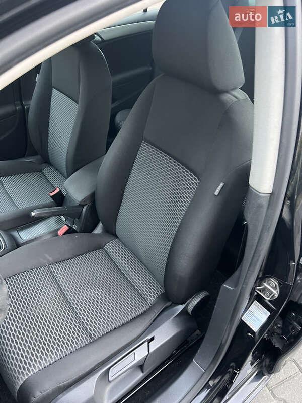 Хэтчбек Volkswagen Golf 2009 в Хмельницком