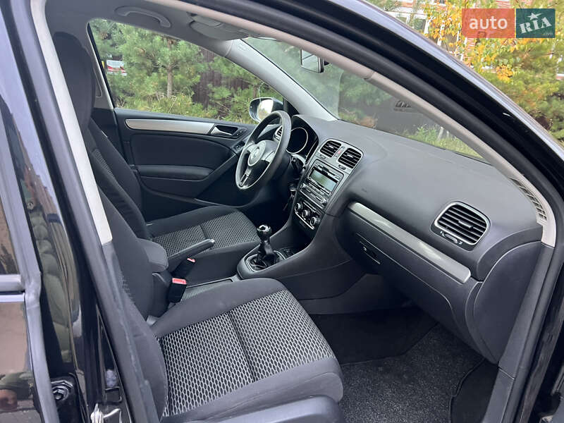 Хэтчбек Volkswagen Golf 2009 в Хмельницком