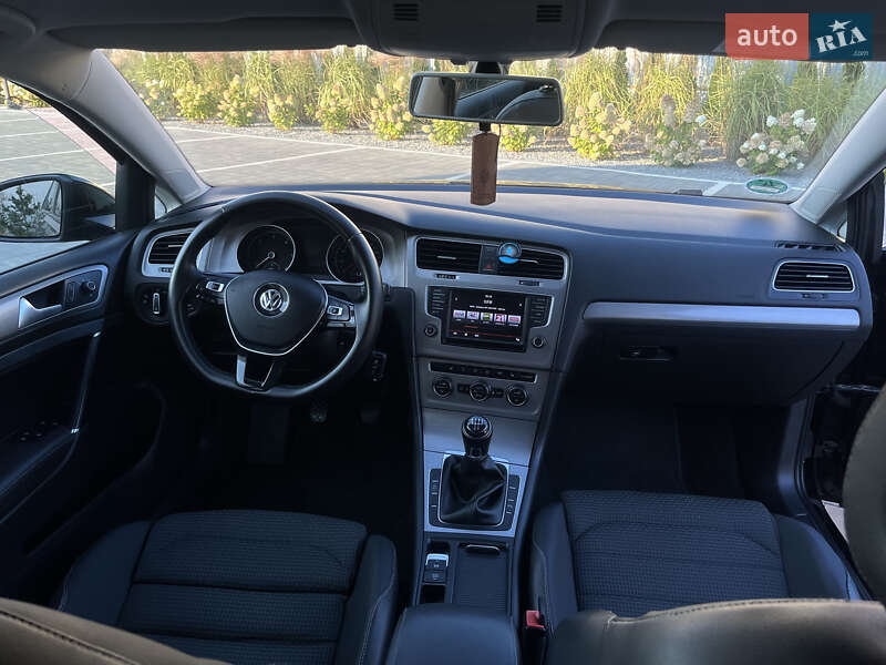 Універсал Volkswagen Golf 2015 в Луцьку
