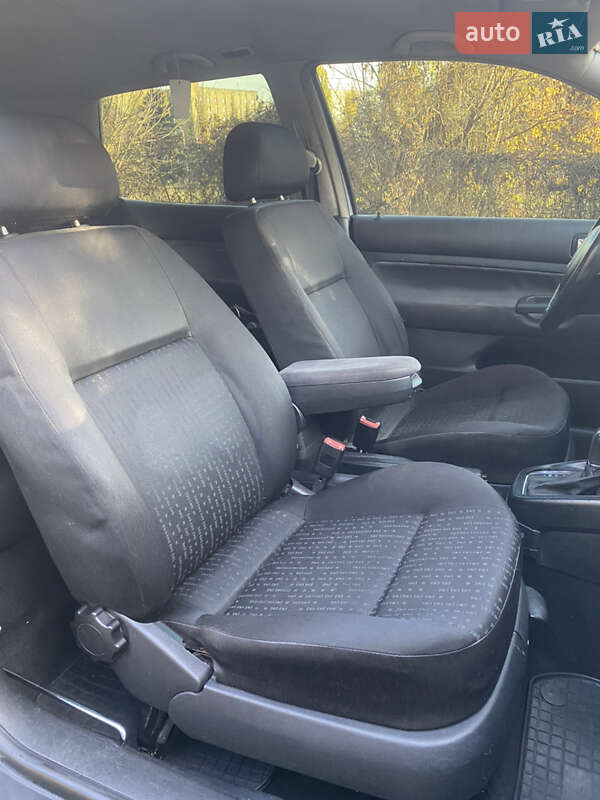 Хетчбек Volkswagen Golf 2001 в Полтаві