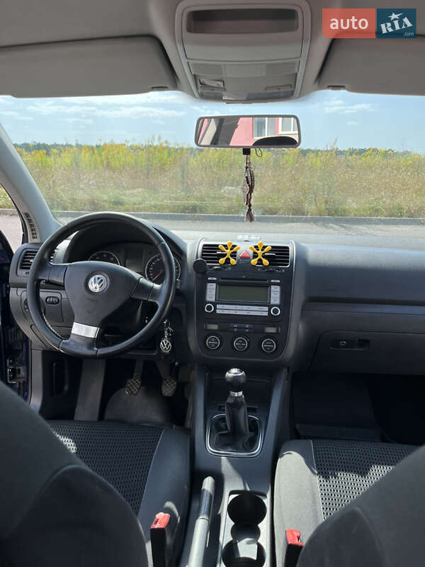 Хетчбек Volkswagen Golf 2008 в Вінниці