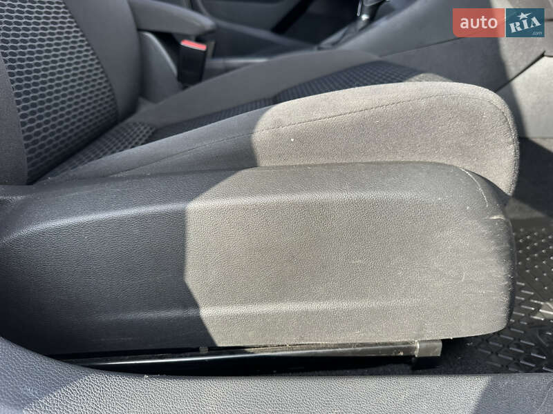 Хэтчбек Volkswagen Golf 2012 в Киеве