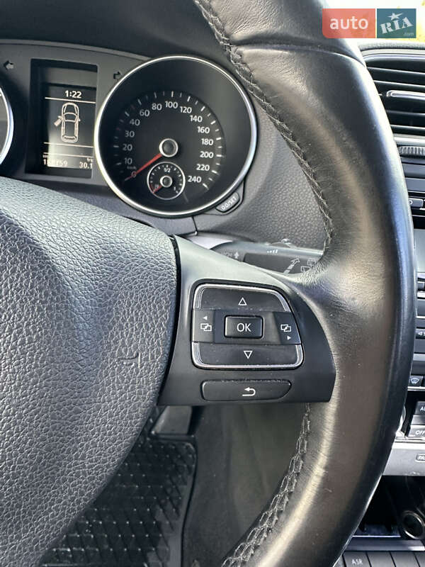 Хэтчбек Volkswagen Golf 2012 в Киеве