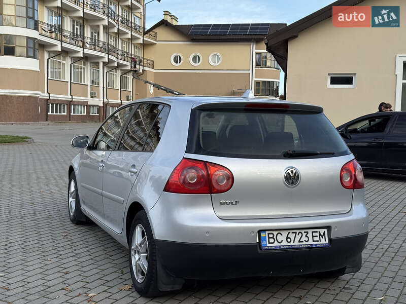 Хэтчбек Volkswagen Golf 2006 в Львове