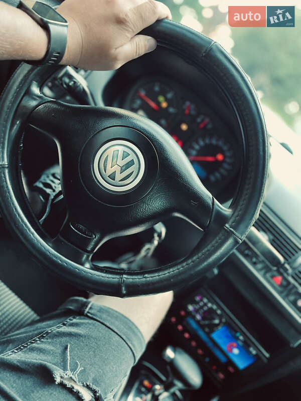 Volkswagen Golf 2004