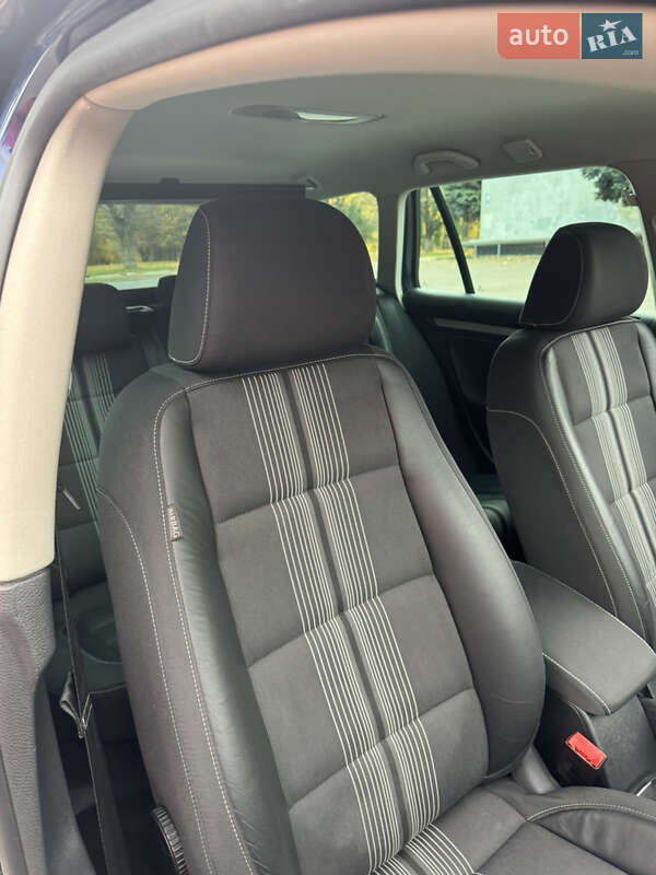 Универсал Volkswagen Golf 2012 в Ровно фото 48 Универсал Volkswagen Golf 2012 в Ровно