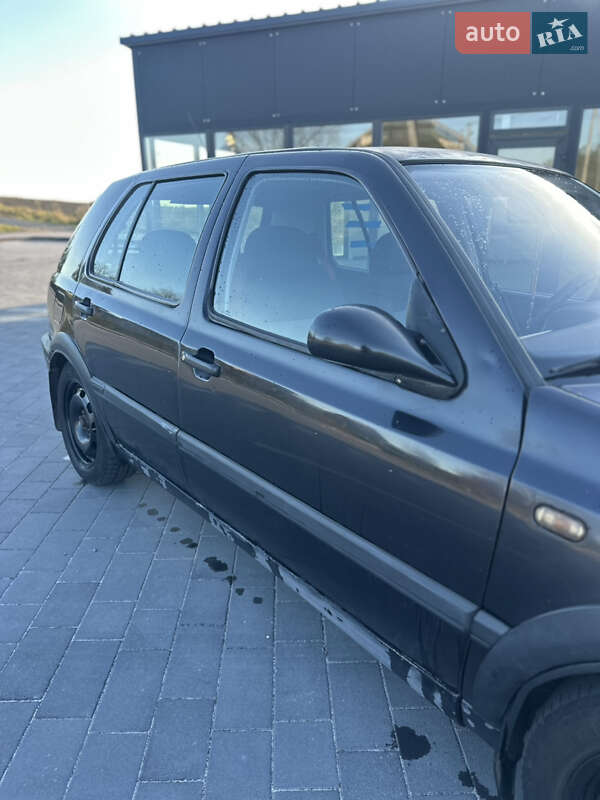 Хэтчбек Volkswagen Golf 1997 в Львове