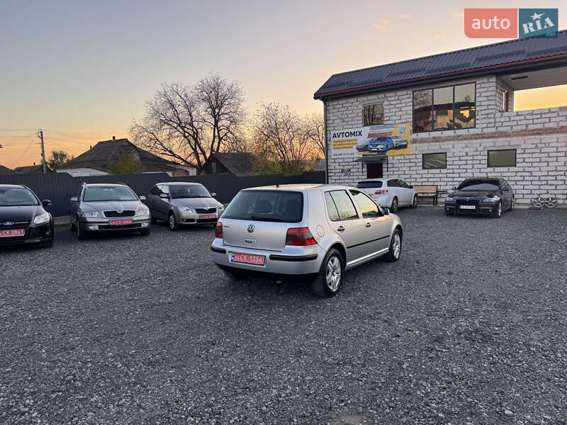 Хэтчбек Volkswagen Golf 2002 в Звенигородке