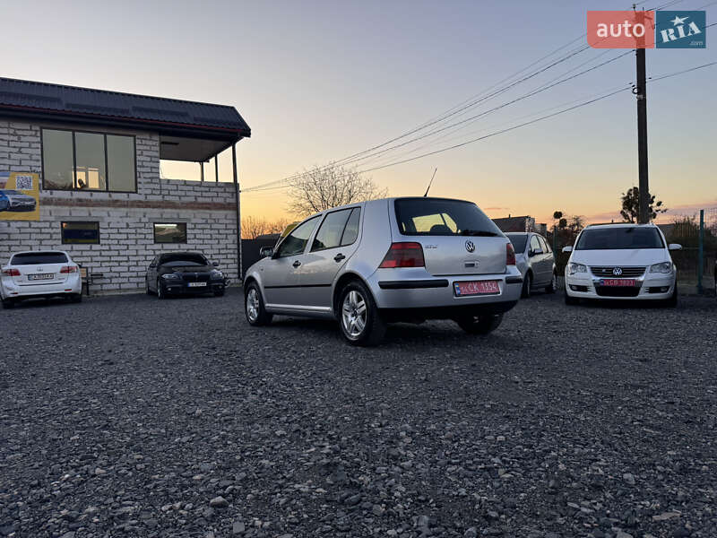 Хэтчбек Volkswagen Golf 2002 в Звенигородке