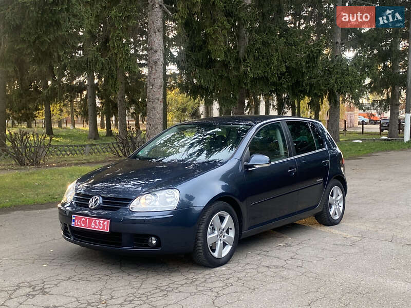 Хэтчбек Volkswagen Golf 2008 в Умани