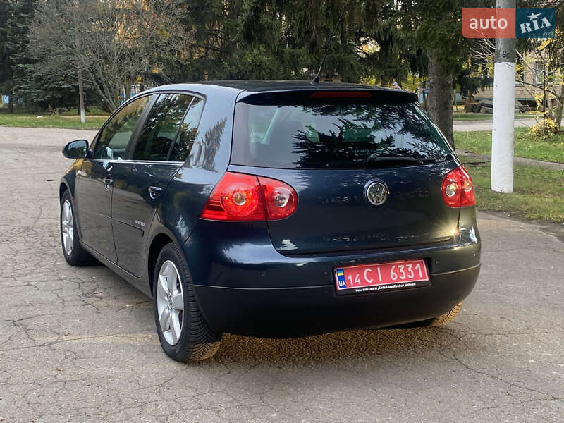 Хэтчбек Volkswagen Golf 2008 в Умани