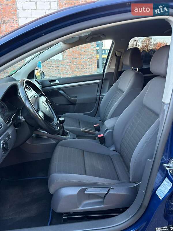 Хетчбек Volkswagen Golf 2007 в Хмельницькому