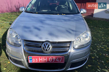 Универсал Volkswagen Golf 2009 в Дубно