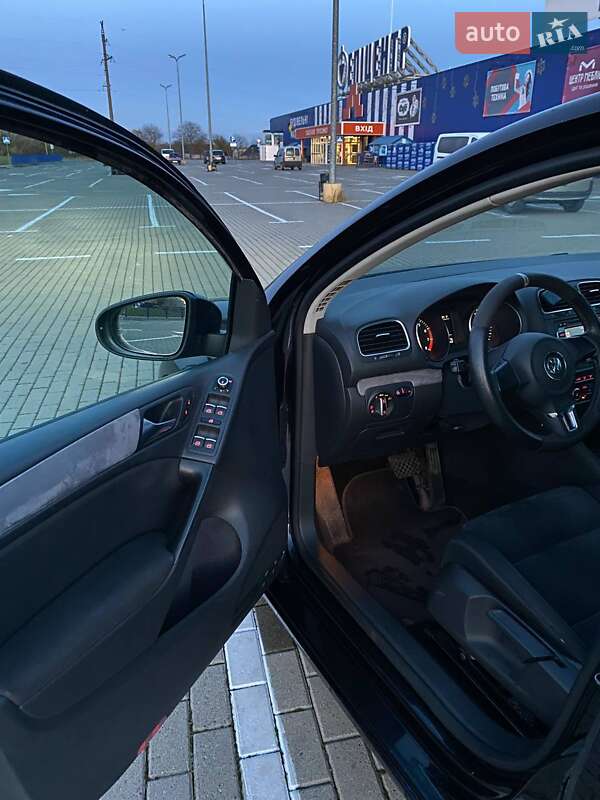 Хетчбек Volkswagen Golf 2009 в Нововолинську