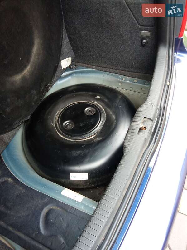 Хетчбек Volkswagen Golf 1997 в Виноградові