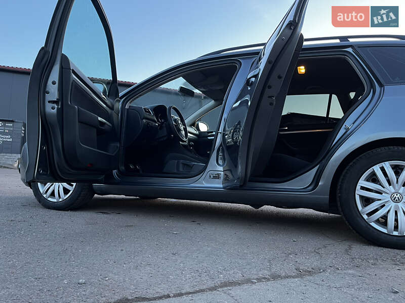 Универсал Volkswagen Golf 2010 в Львове