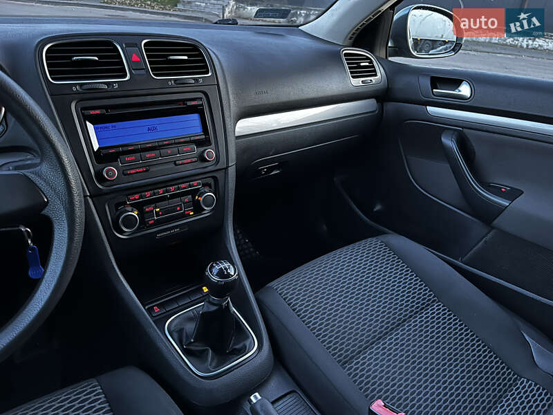 Универсал Volkswagen Golf 2010 в Львове