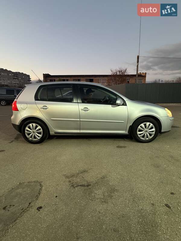 Хэтчбек Volkswagen Golf 2007 в Каменке