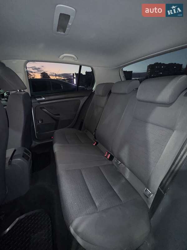 Хэтчбек Volkswagen Golf 2007 в Каменке