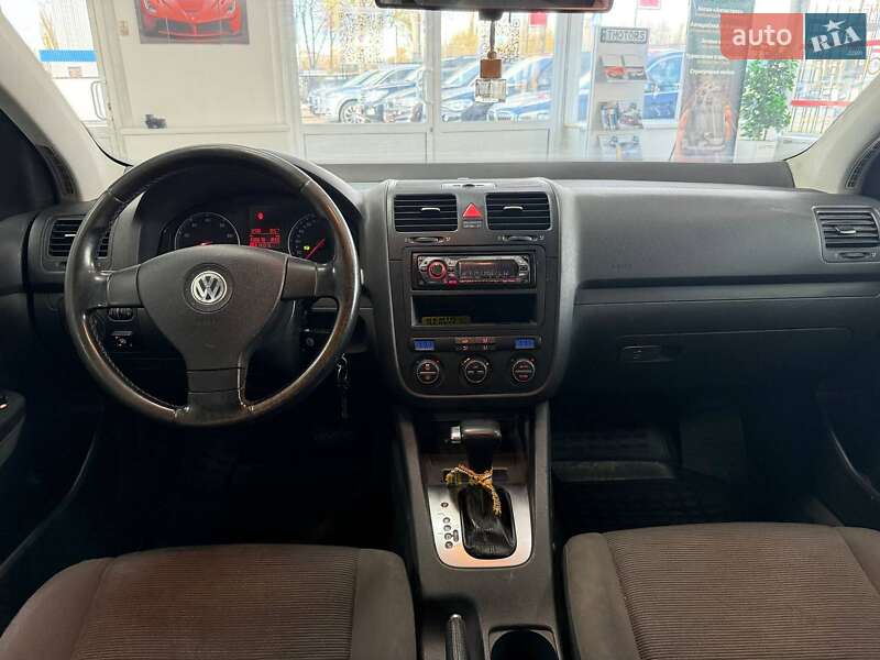 Хэтчбек Volkswagen Golf 2006 в Киеве