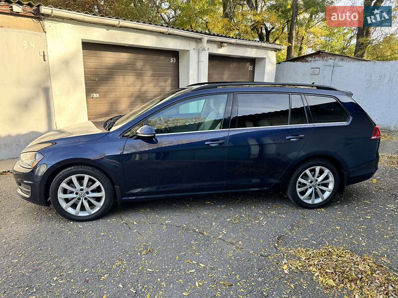 Универсал Volkswagen Golf 2015 в Одессе