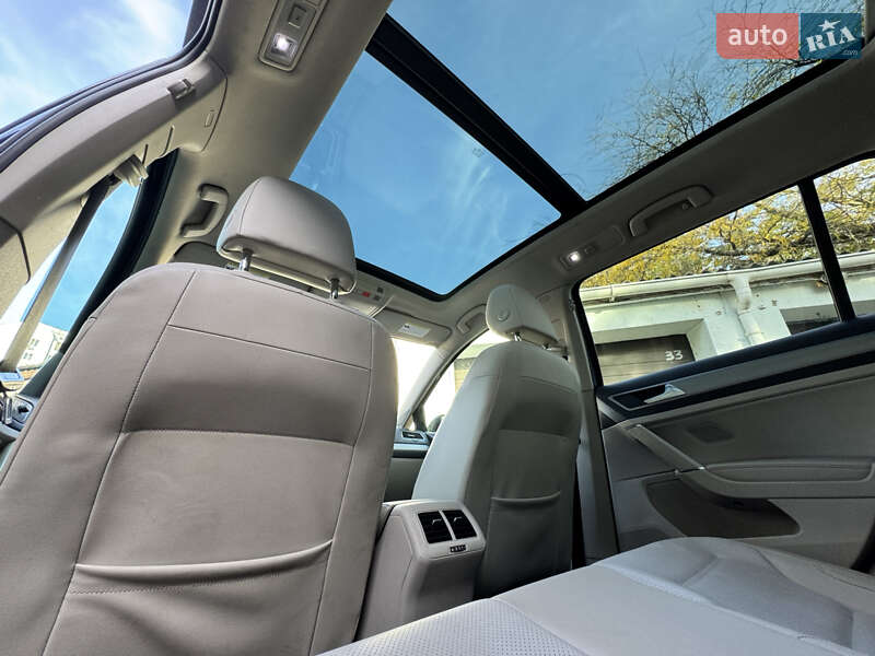 Универсал Volkswagen Golf 2015 в Одессе