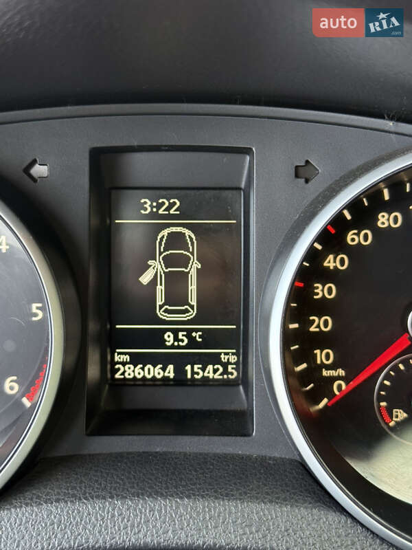 Універсал Volkswagen Golf 2011 в Чернівцях