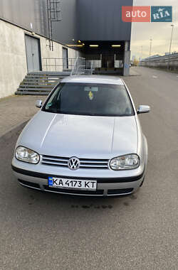 Хэтчбек Volkswagen Golf 2003 в Киеве