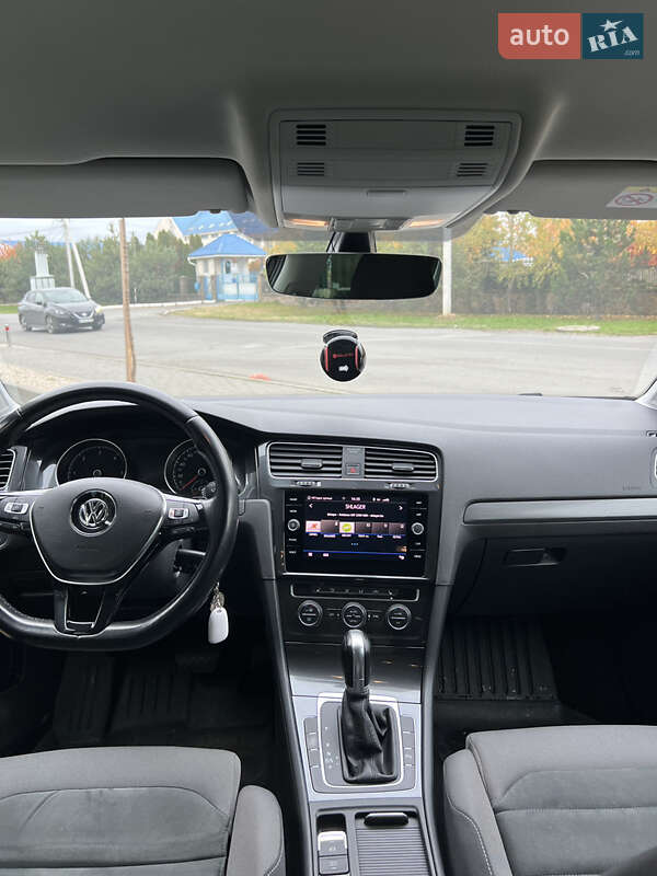 Універсал Volkswagen Golf 2018 в Ужгороді