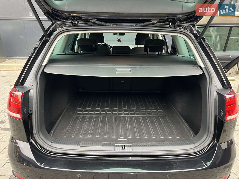 Універсал Volkswagen Golf 2018 в Ужгороді