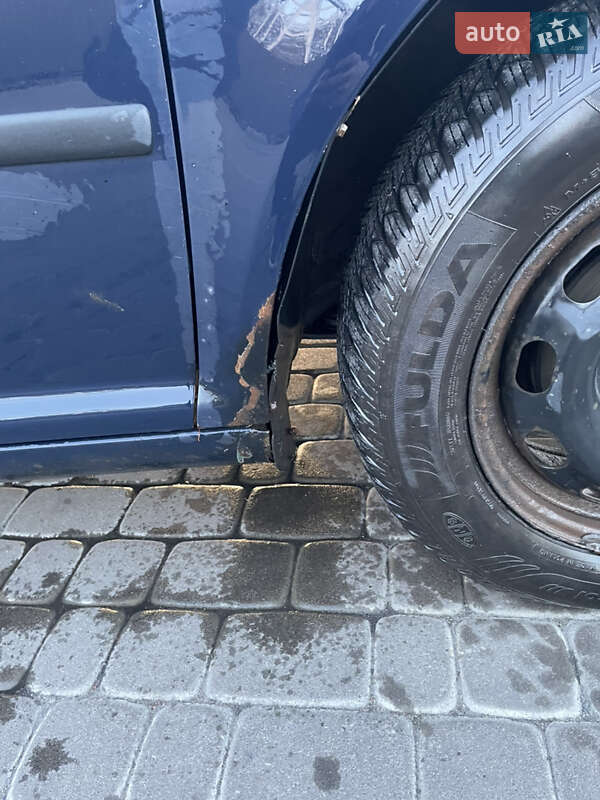 Хетчбек Volkswagen Golf 1998 в Великих Мостах