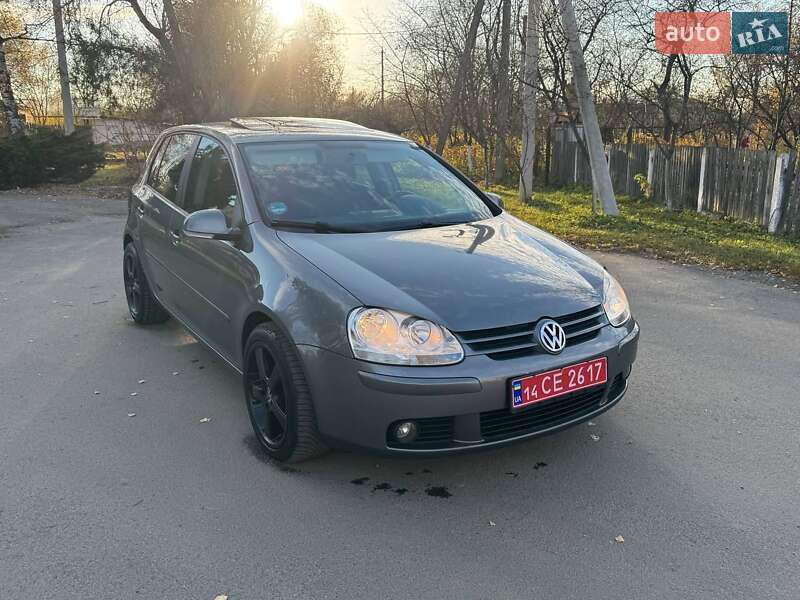 Хэтчбек Volkswagen Golf 2007 в Надворной