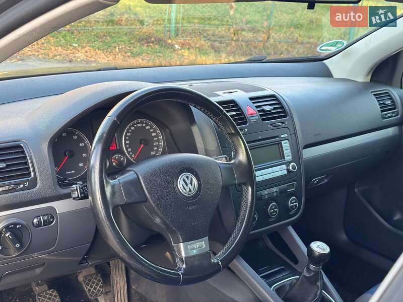 Хэтчбек Volkswagen Golf 2007 в Надворной