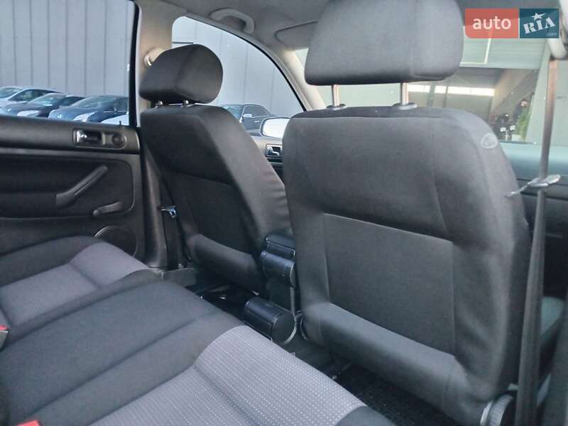 Хэтчбек Volkswagen Golf 2000 в Львове