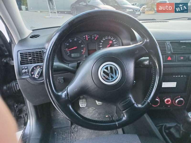 Хэтчбек Volkswagen Golf 2000 в Львове