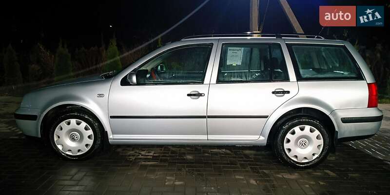 Універсал Volkswagen Golf 2001 в Шепетівці