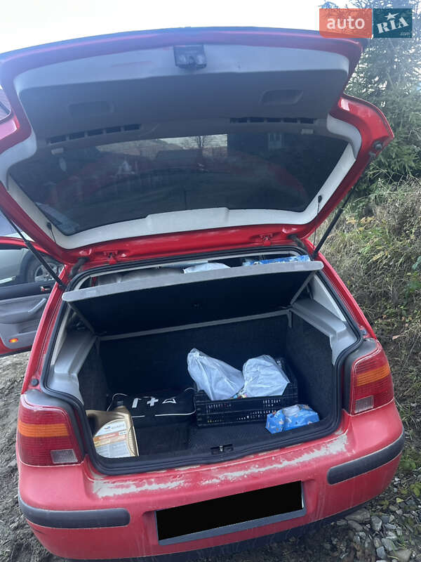 Хетчбек Volkswagen Golf 1998 в Путилі