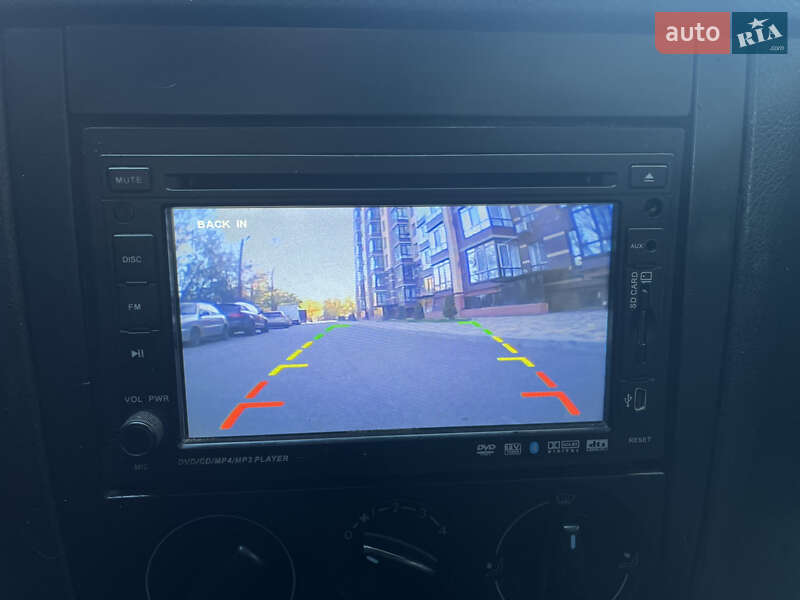 Хэтчбек Volkswagen Golf 2001 в Чернигове