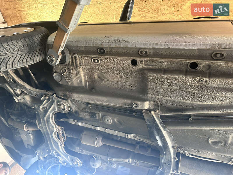 Хэтчбек Volkswagen Golf 2002 в Киеве