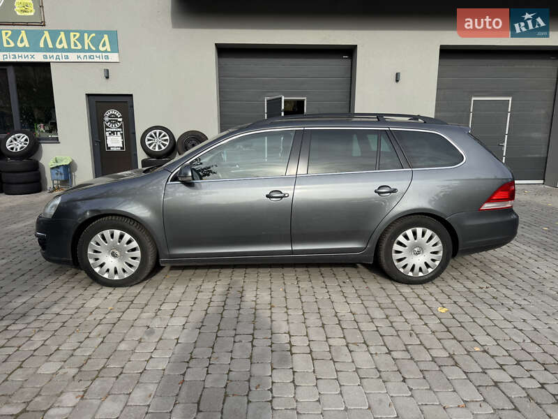 Універсал Volkswagen Golf 2009 в Старокостянтинові